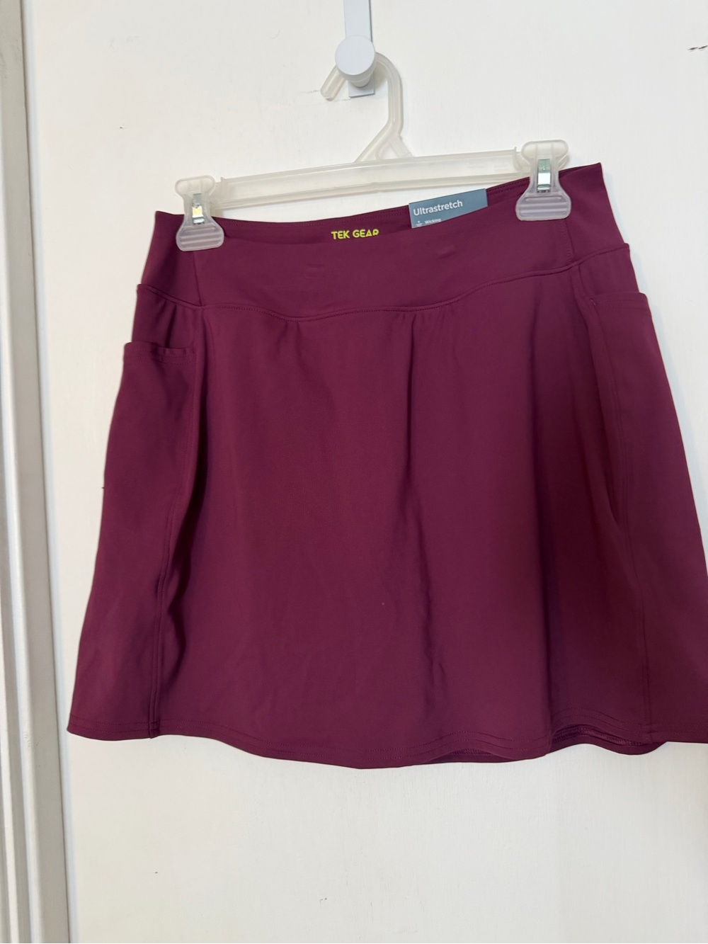 NWT Tek Gear Women's Ultrastretch Maroon Active Skort